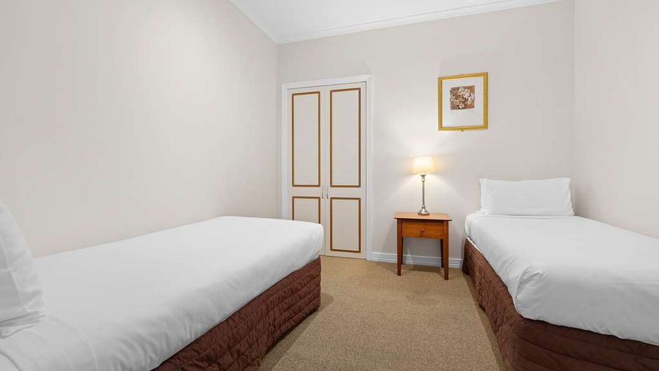 Lake Inn Ballarat Suite