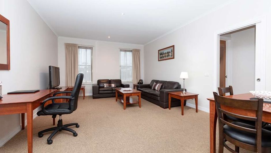 Lake Inn Ballarat Suite