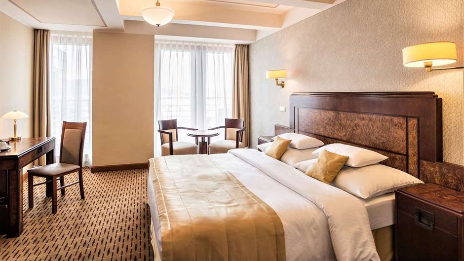 Hotel Majestic Plaza Room