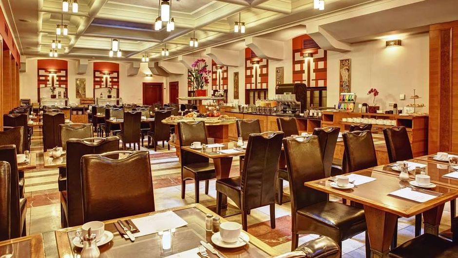 Hotel Majestic Plaza Restaurant