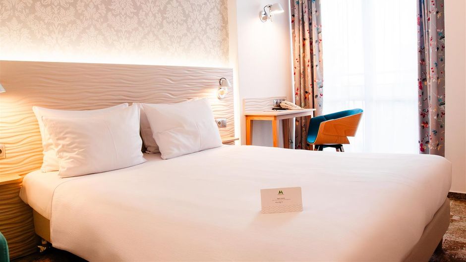Metropol Hotel Room