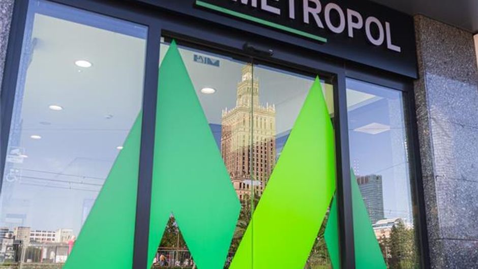 Metropol Hotel Exterior