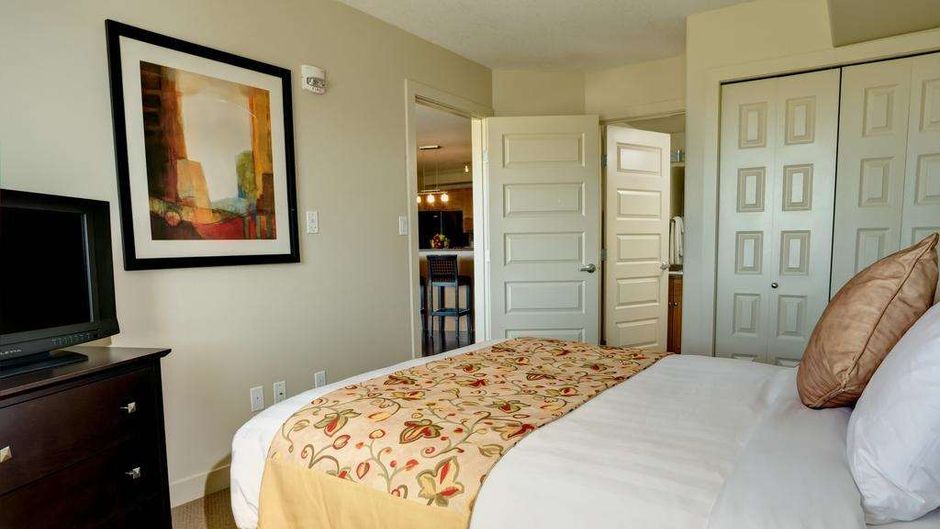 Clearwater Residence Hotel Timberlea Room