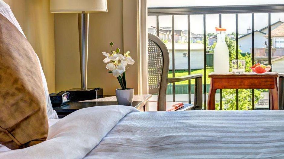 Clearwater Residence Hotel Timberlea Room