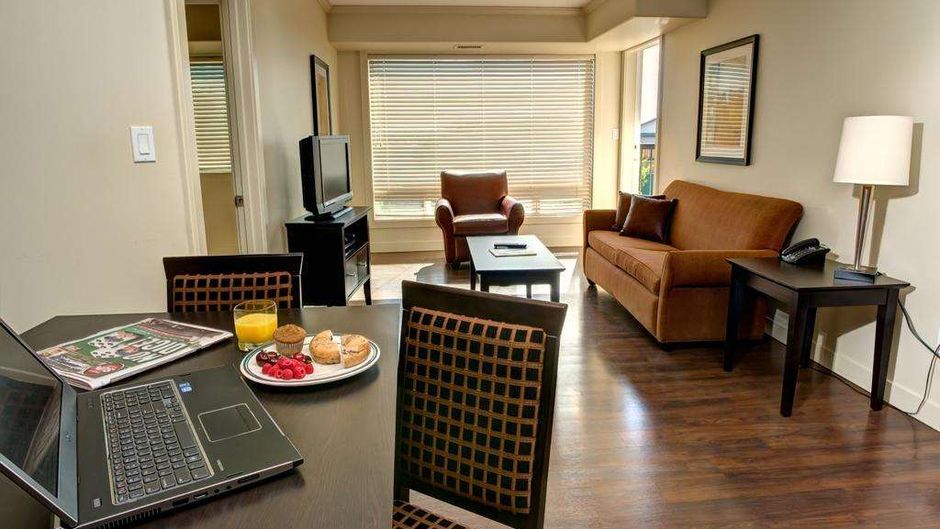 Clearwater Residence Hotel Timberlea Room