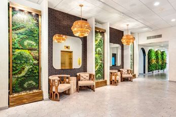 Riverwalk Plaza Hotel