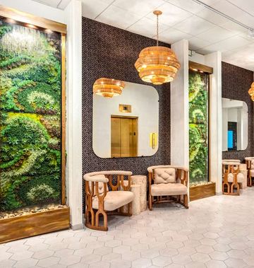 Riverwalk Plaza Hotel