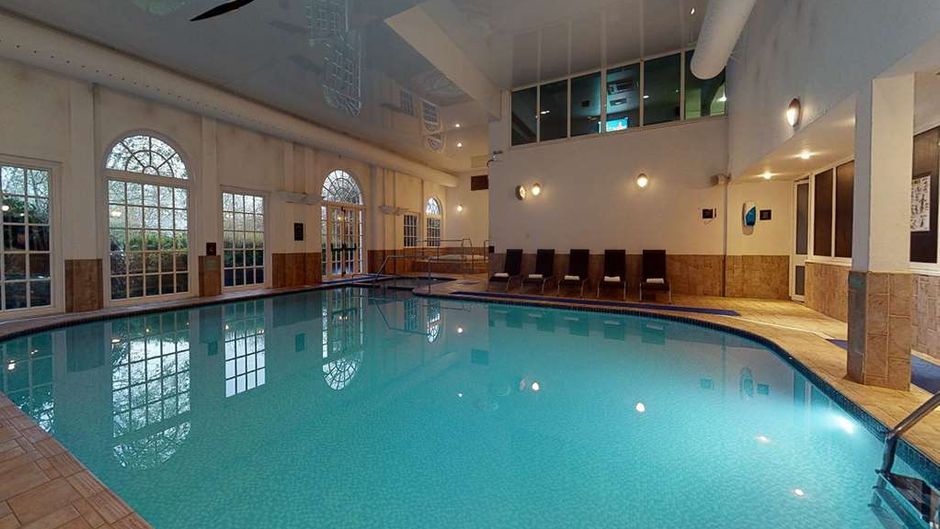 Village Hotel Chester St Davids Pool
