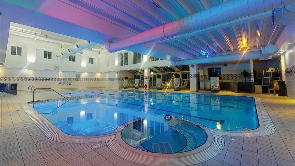 Village Hotel Birmingham Dudley Pool