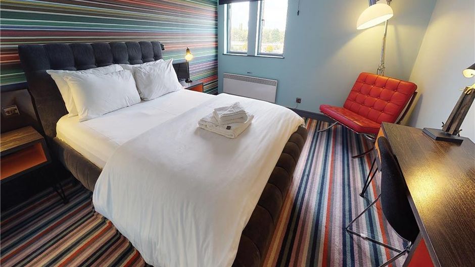 Village Hotel Birmingham Dudley Room