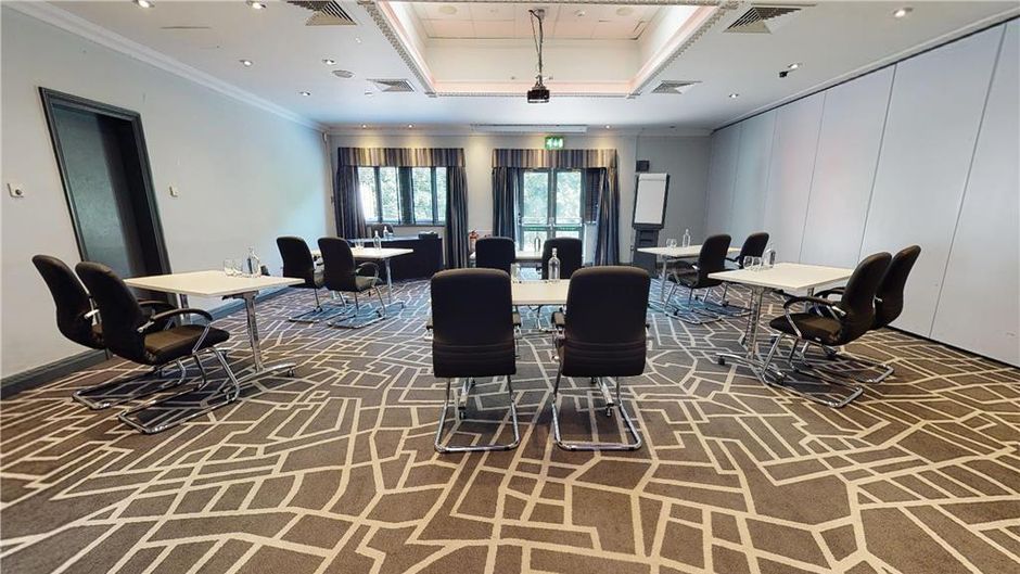 Village Hotel Coventry Meeting