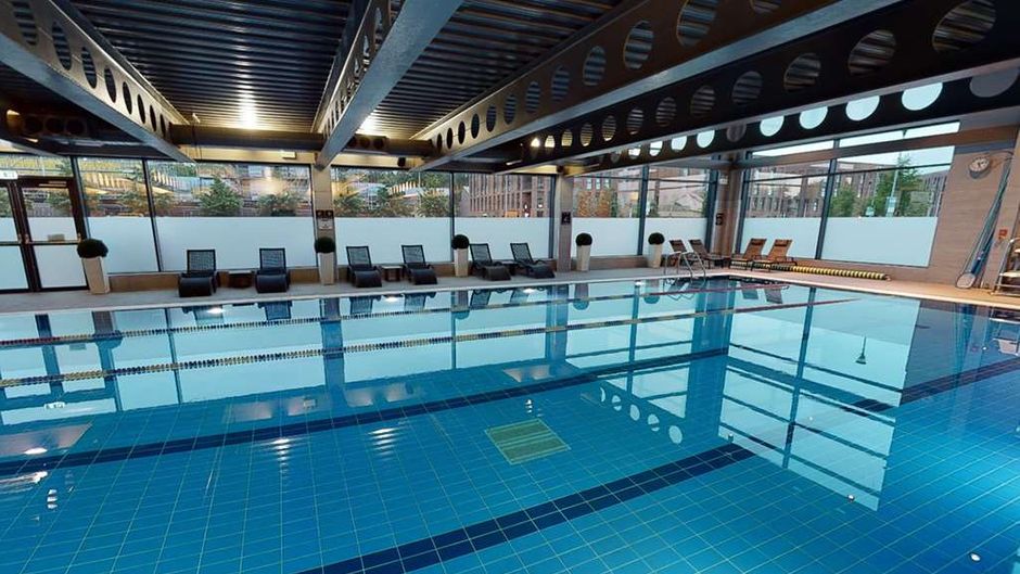 Village Hotel Edinburgh Pool
