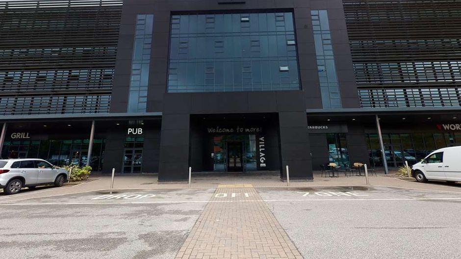 Village Hotel Leeds South Exterior