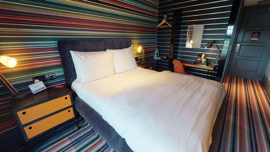 Village Hotel London Watford Room