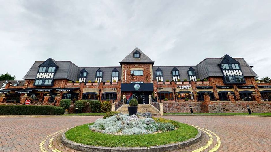 Village Hotel Manchester Cheadle Exterior