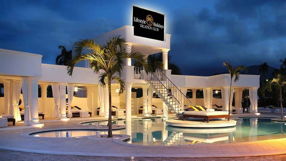 Lifestyle Tropical Beach Resort & Spa Pool