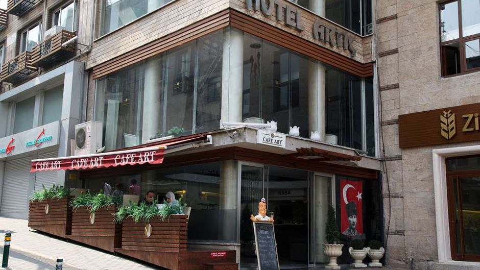 Artic Hotel Exterior