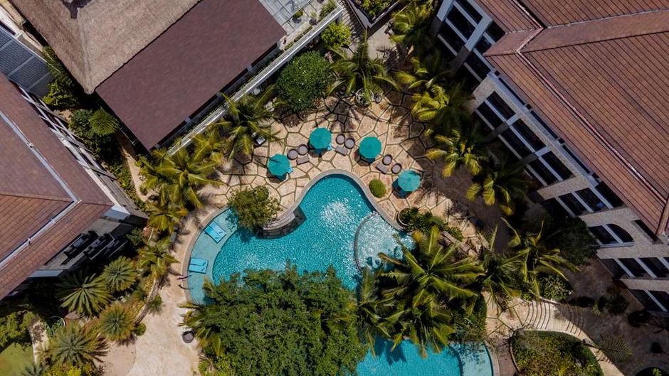 Royal Tulip Springhill Resort Jimbaran Pool