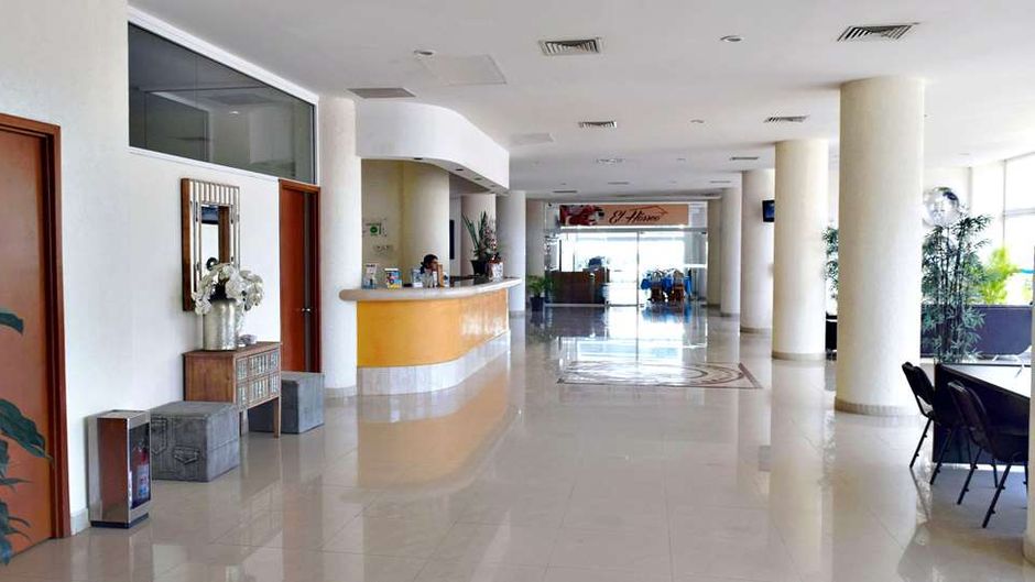 Best Western Global Express Lobby