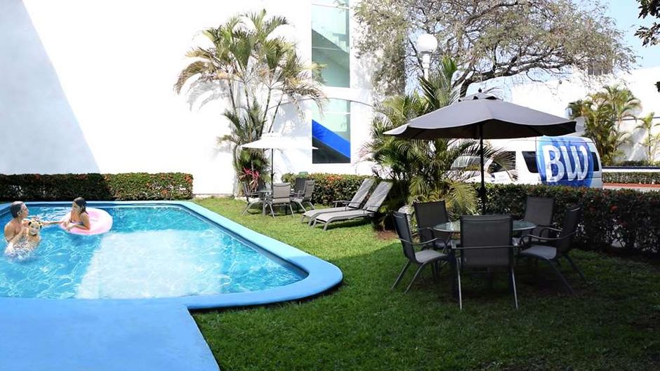 Best Western Global Express Pool