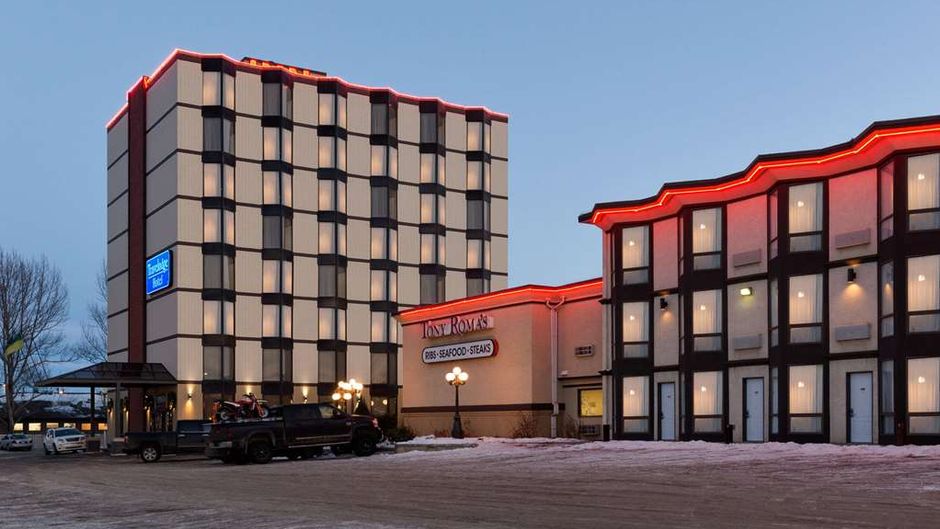 Travelodge Lloydminster Exterior