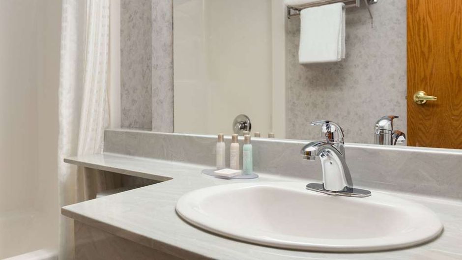 Travelodge Lloydminster Room