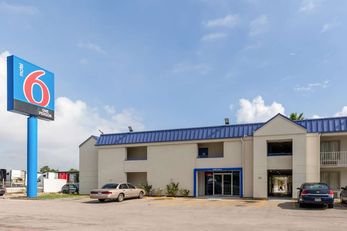 Motel 6 Houston East
