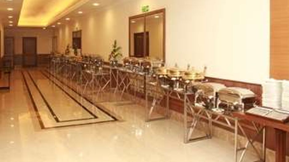 Ramada Plaza by Wyndham Chennai Restaurant