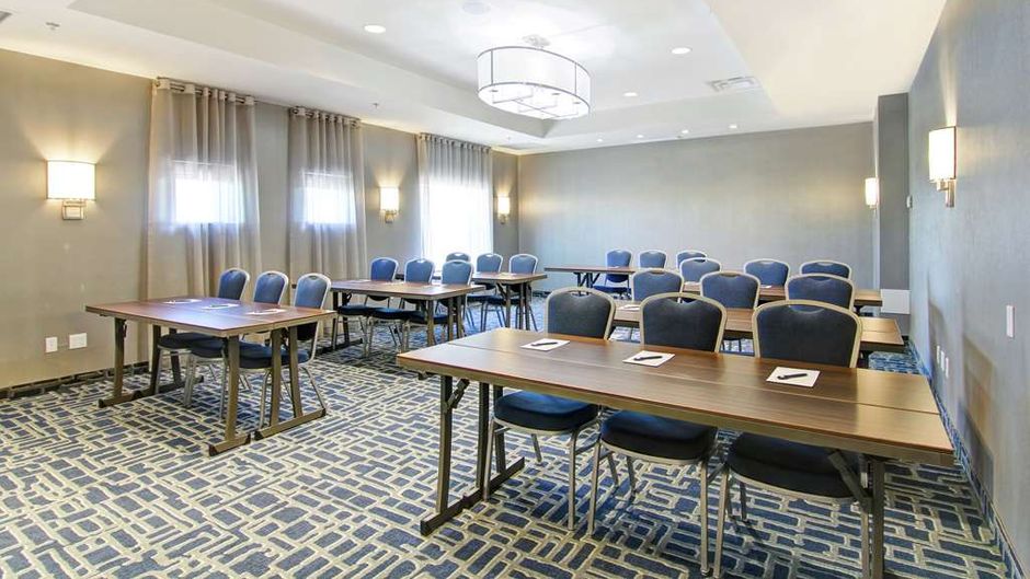 Homewood Suites by Hilton Ottawa Meeting