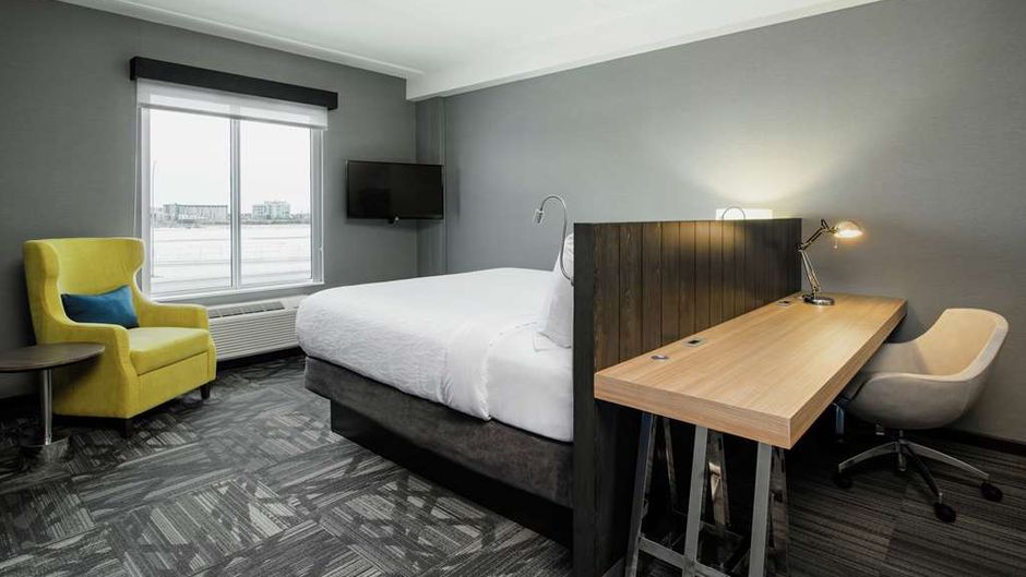 Hilton Garden Inn Winnipeg South Room