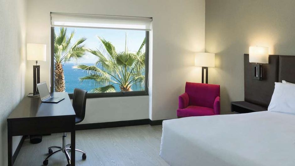 NH Iquique Costa Room