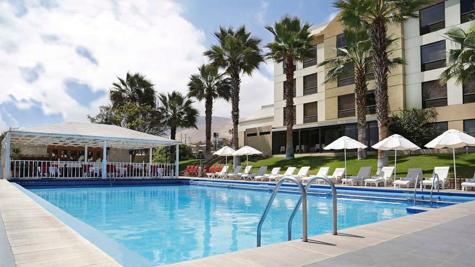 NH Iquique Costa Pool