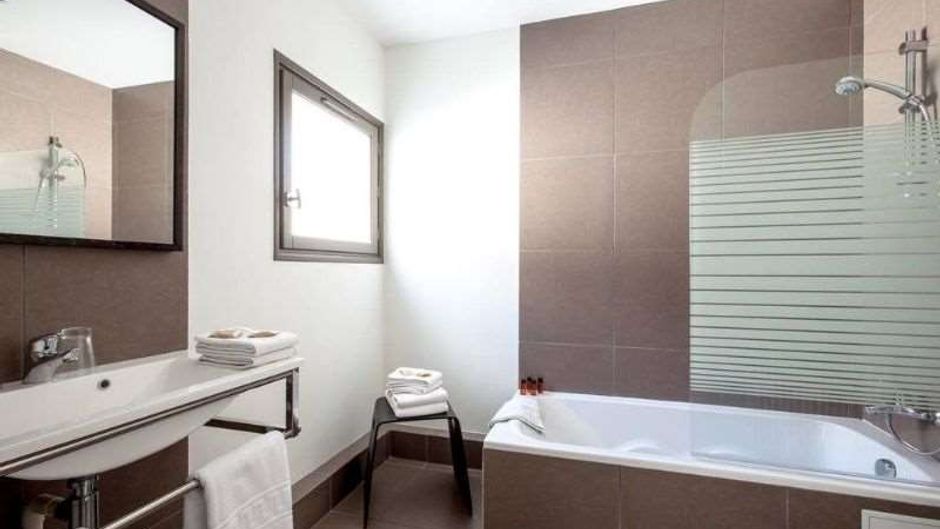 Hotel des Ducs Room