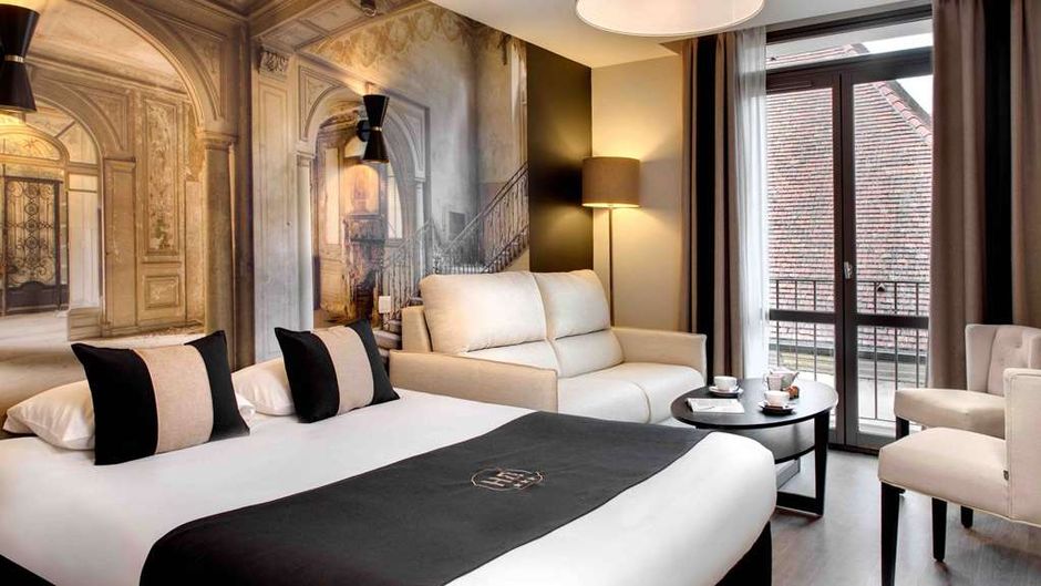 Hotel des Ducs Room