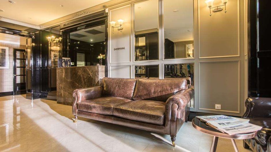 Wall Street Hotel Lobby