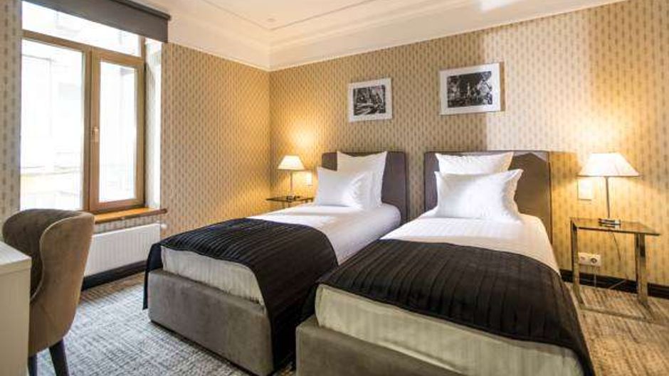 Wall Street Hotel Room