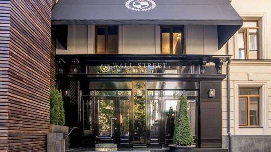 Wall Street Hotel Exterior