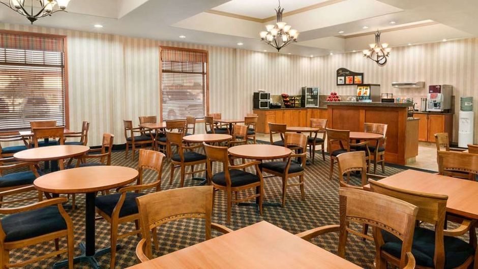 Days Inn & Suites Edmonton Airport Restaurant