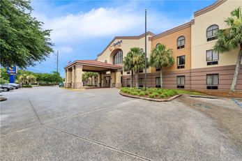 Comfort Suites