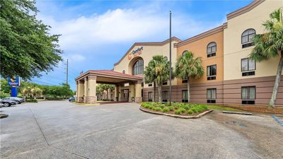 Comfort Suites