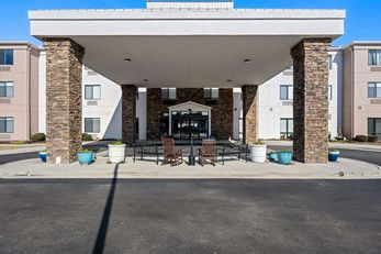 Comfort Suites