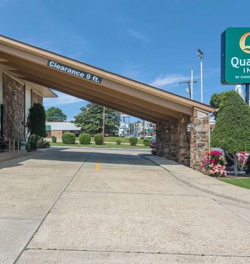 Quality Inn Magnolia