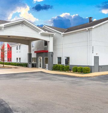 Econo Lodge Inn & Suites