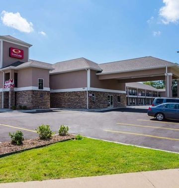 Econo Lodge Inn & Suites