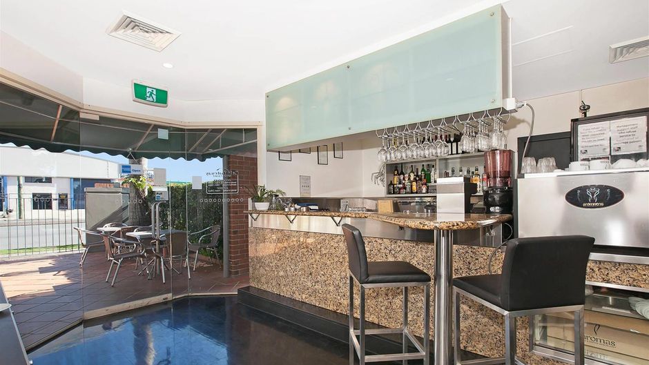 Comfort Inn & Suites Northgate Airport Restaurant