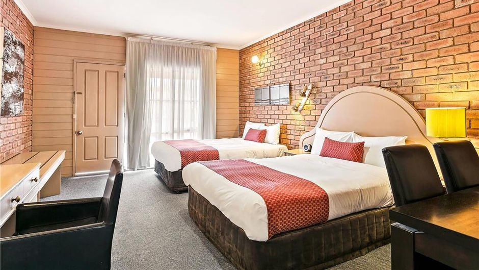 Quality Inn Colonial Room