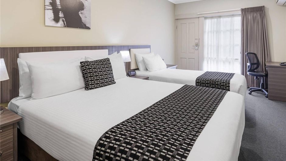Quality Hotel Melbourne Airport Room