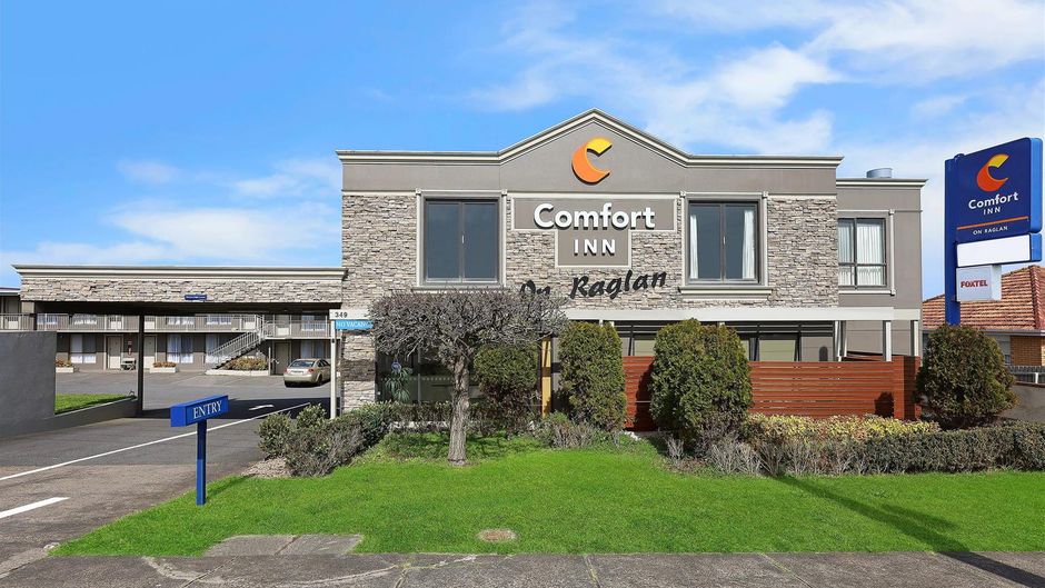 Comfort Inn on Raglan Exterior