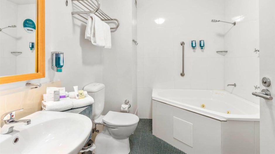Quality Hotel Dickson Room