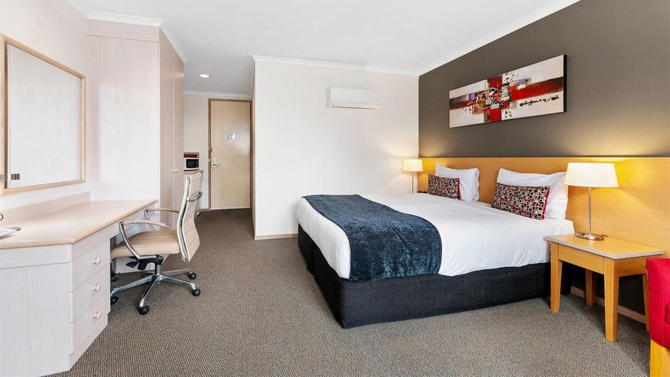 Quality Inn & Suites Traralgon Room